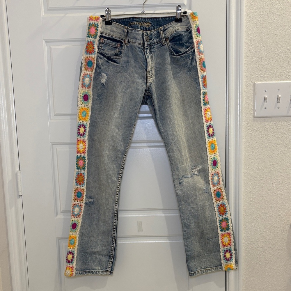 American Eagle Crochet Side Panel Distressed Jeans Boho Festival Size 6